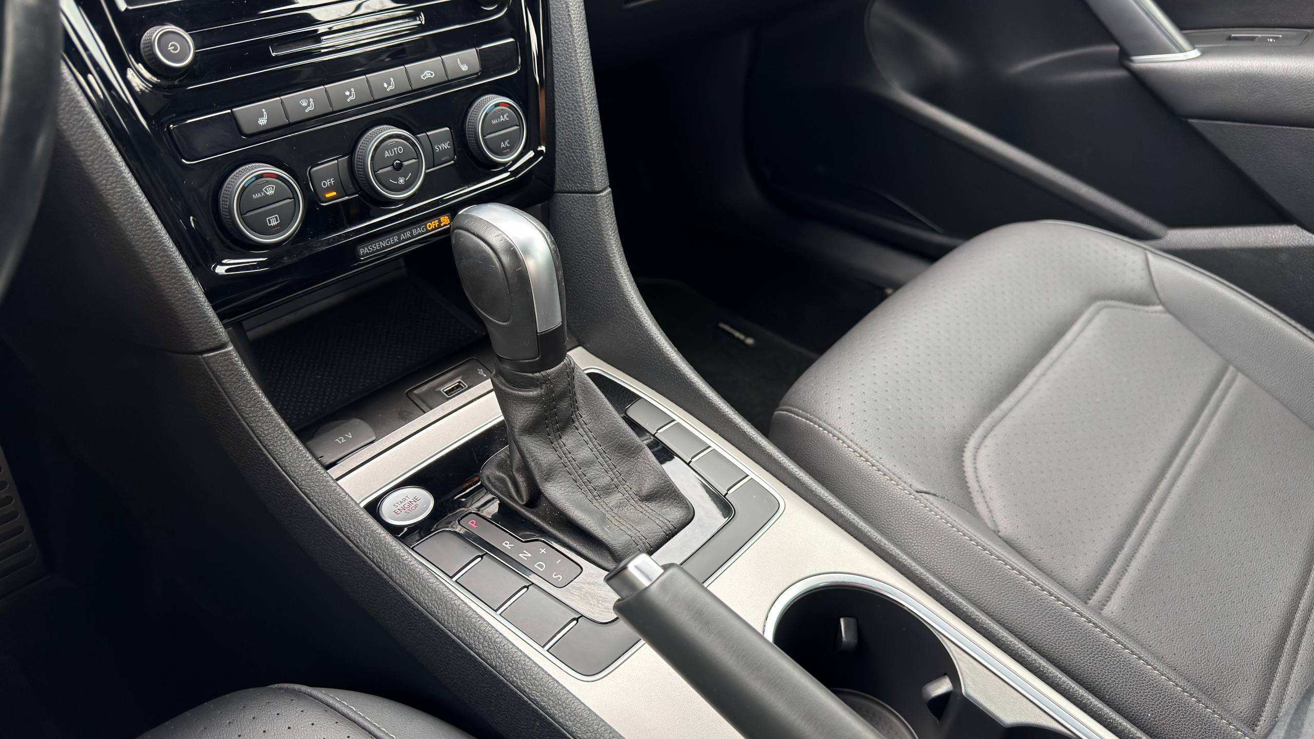 VOLKSWAGEN PASSAT R-Line 2021