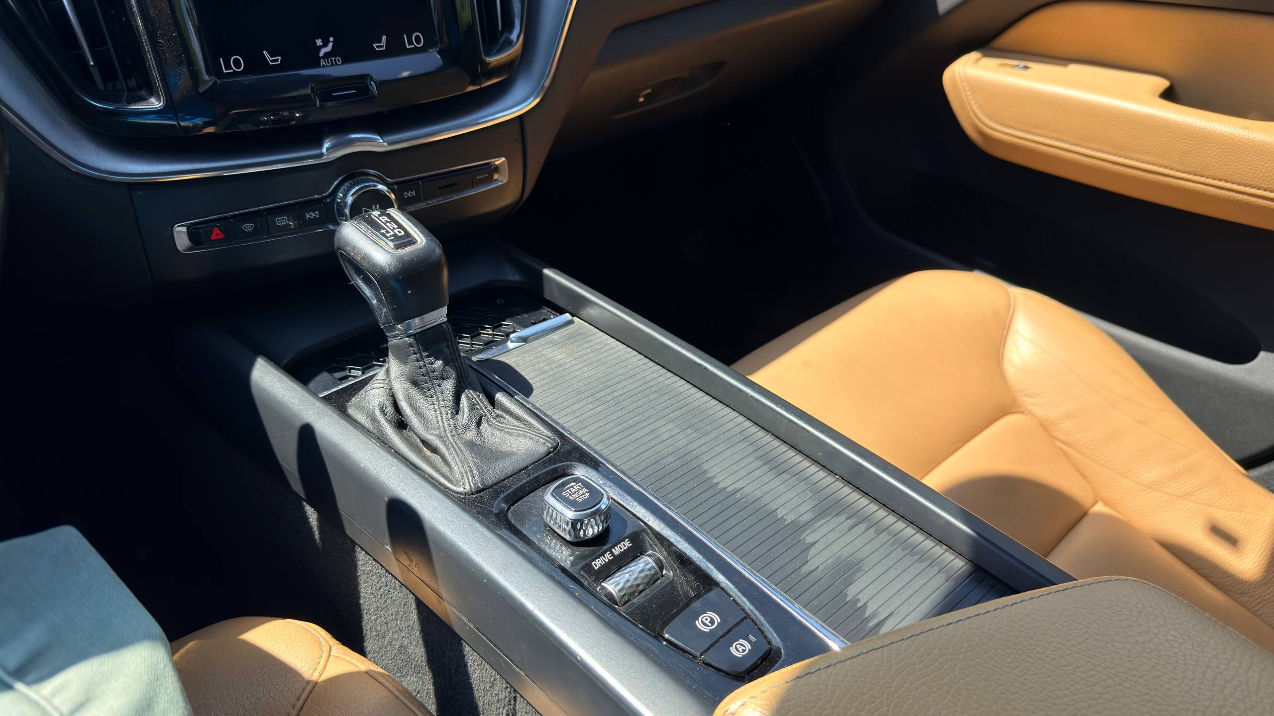 VOLVO XC60 T5 MOMENTUM 2018