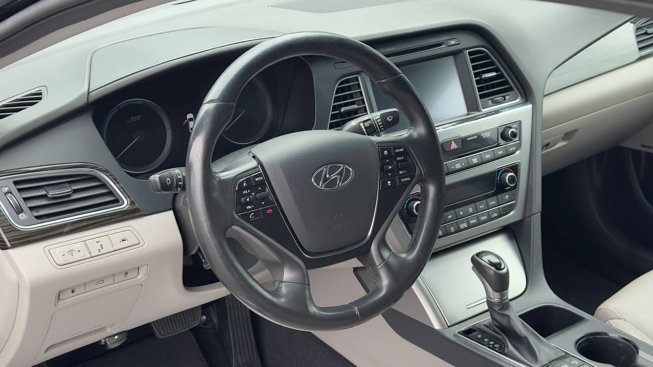 HYUNDAI SONATA PLUG-IN HYBRID LIMITED 2015
