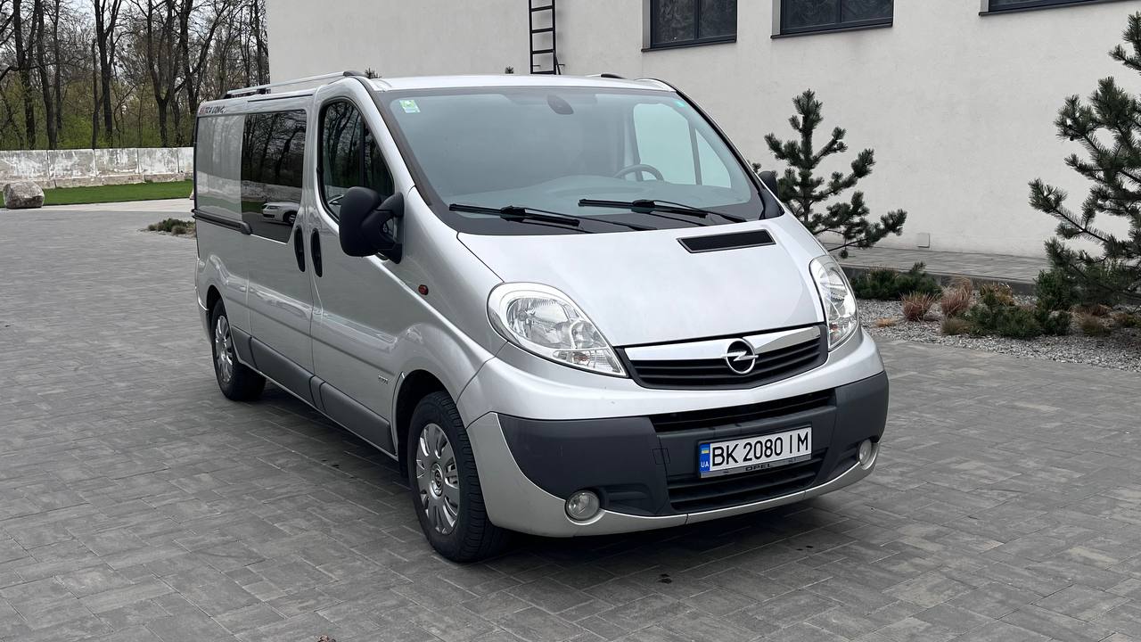 OPEL VIVARO 2014