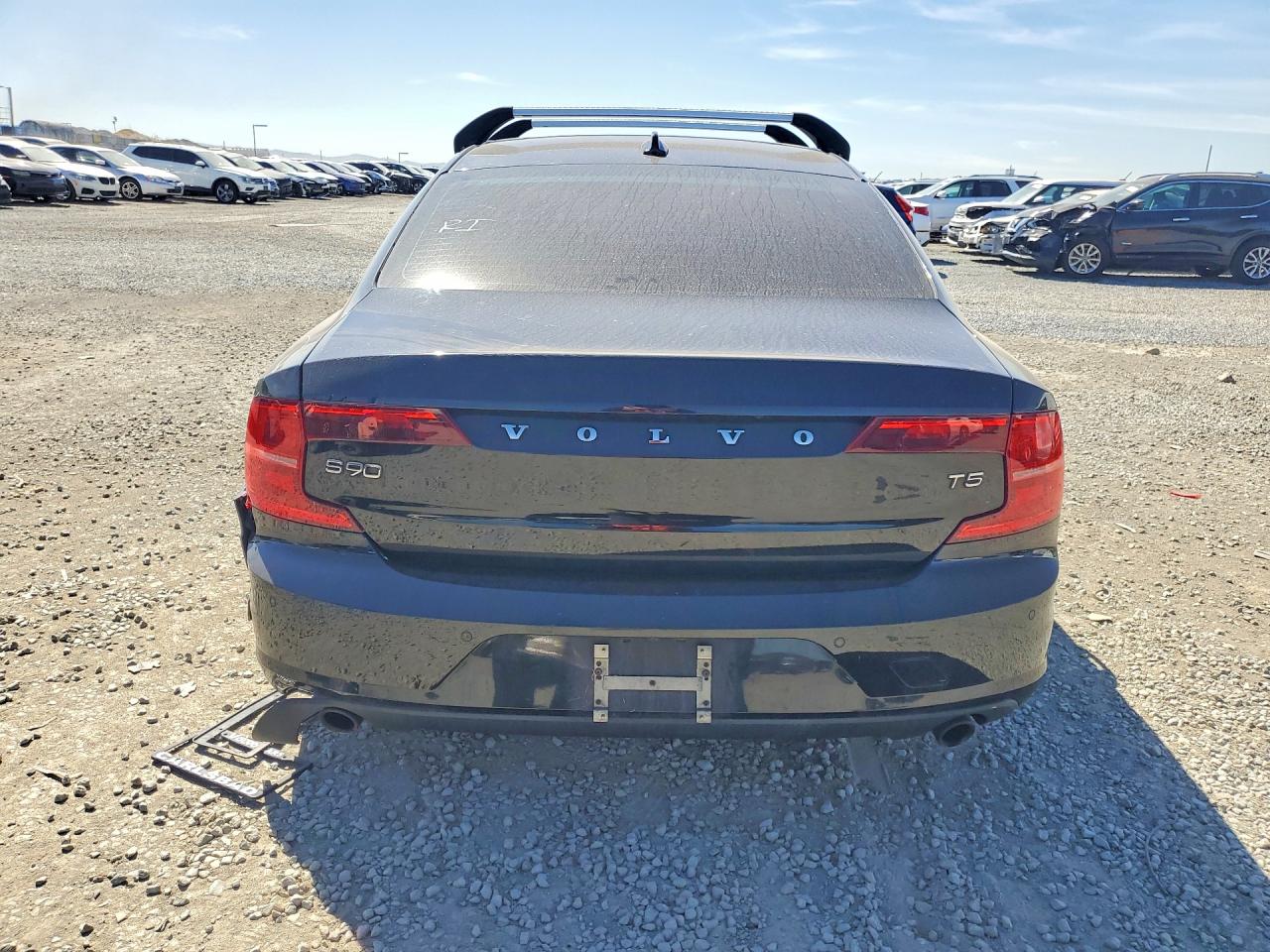 VOLVO S90 T5 MOMENTUM 2017