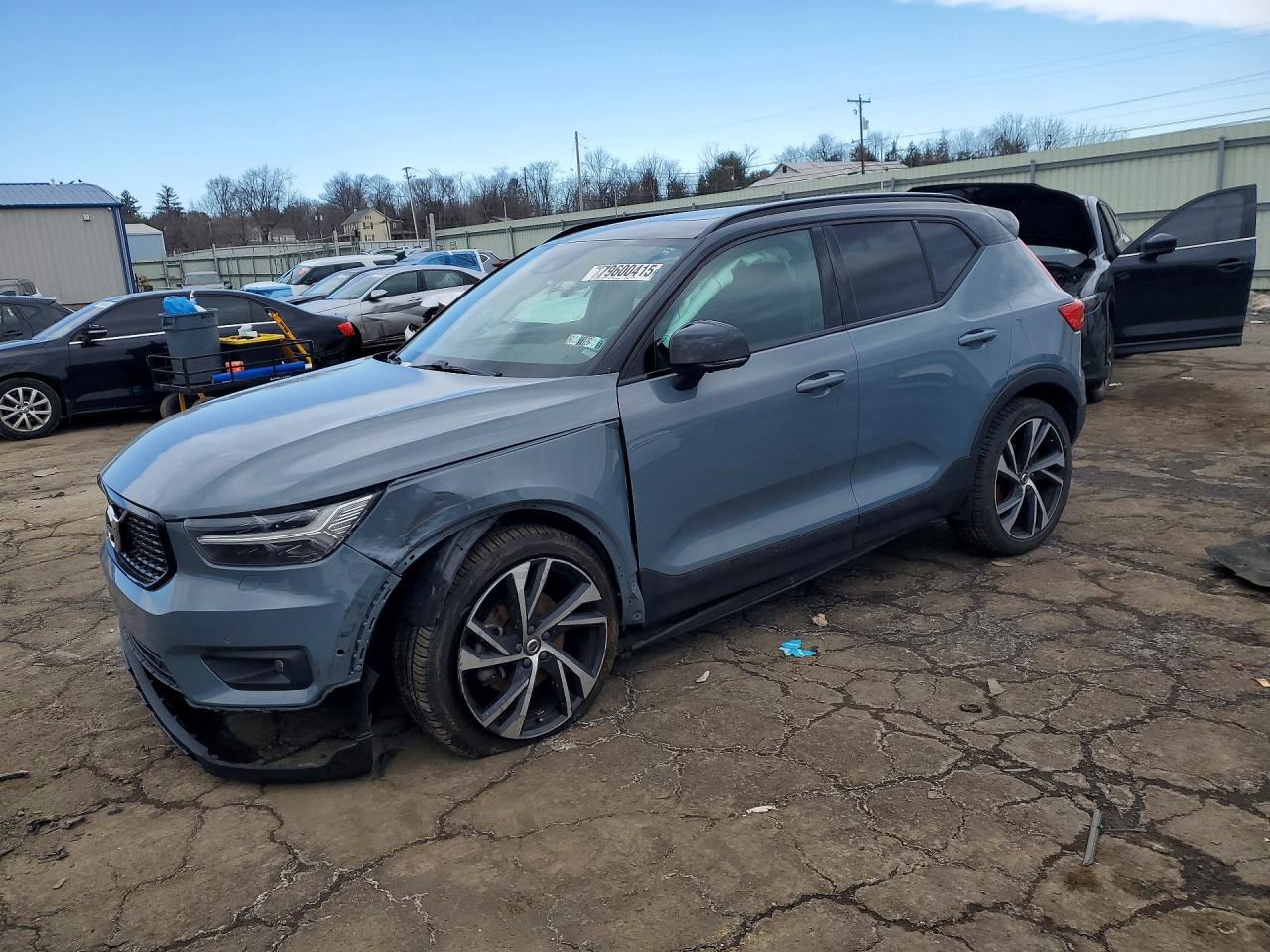 VOLVO XC40 T5 R-DESIGN 2019