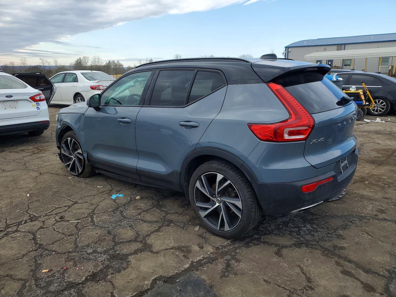 VOLVO XC40 T5 R-DESIGN 2019
