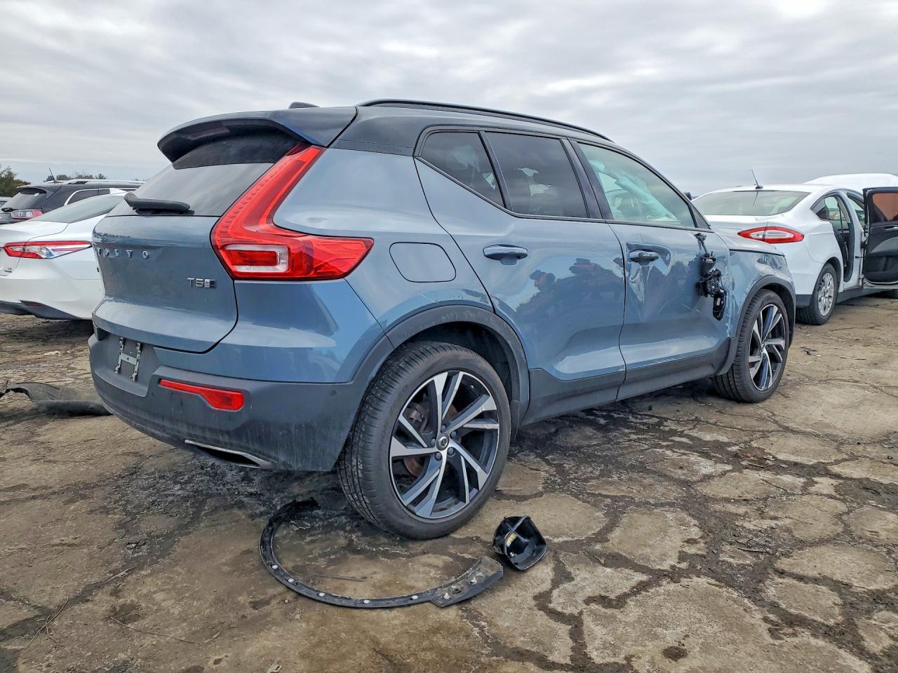 VOLVO XC40 T5 R-DESIGN 2019
