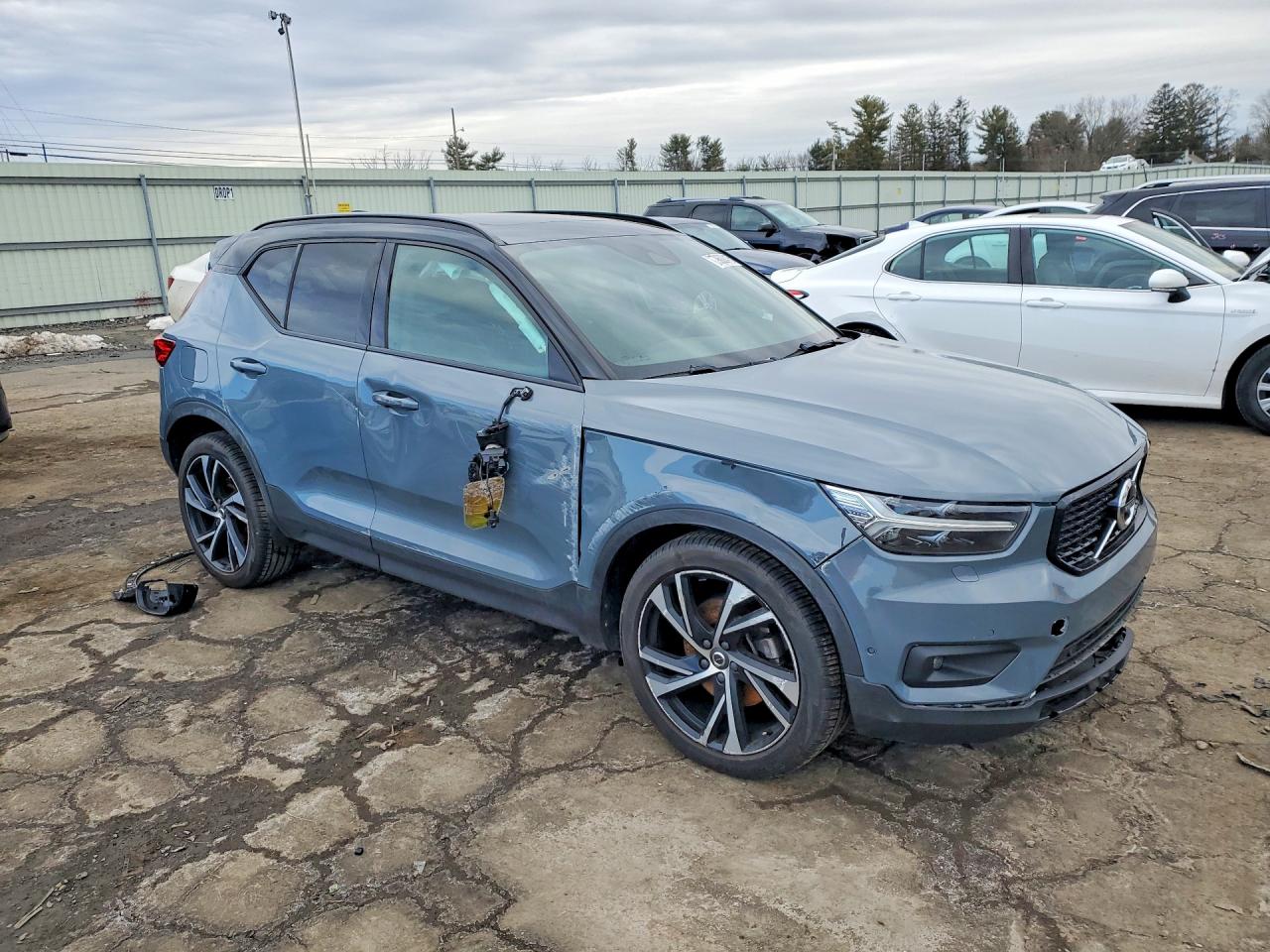 VOLVO XC40 T5 R-DESIGN 2019