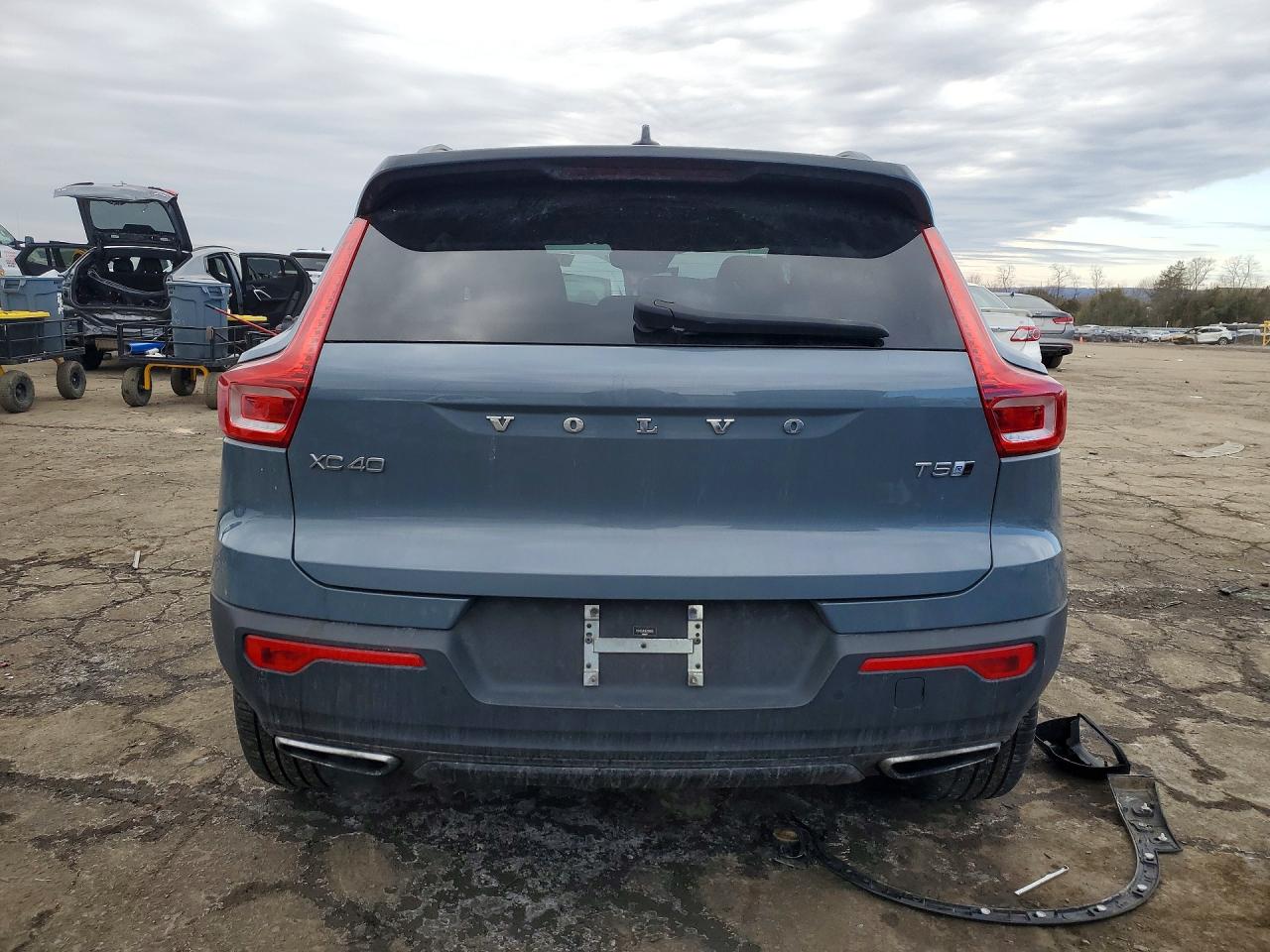 VOLVO XC40 T5 R-DESIGN 2019