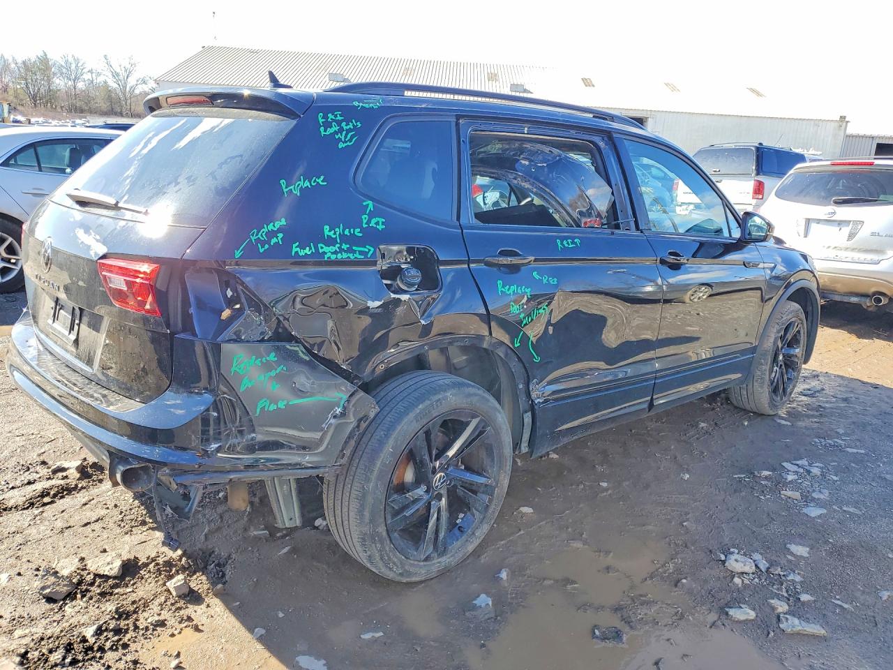 VOLKSWAGEN TIGUAN SE R-LINE BLACK 2023