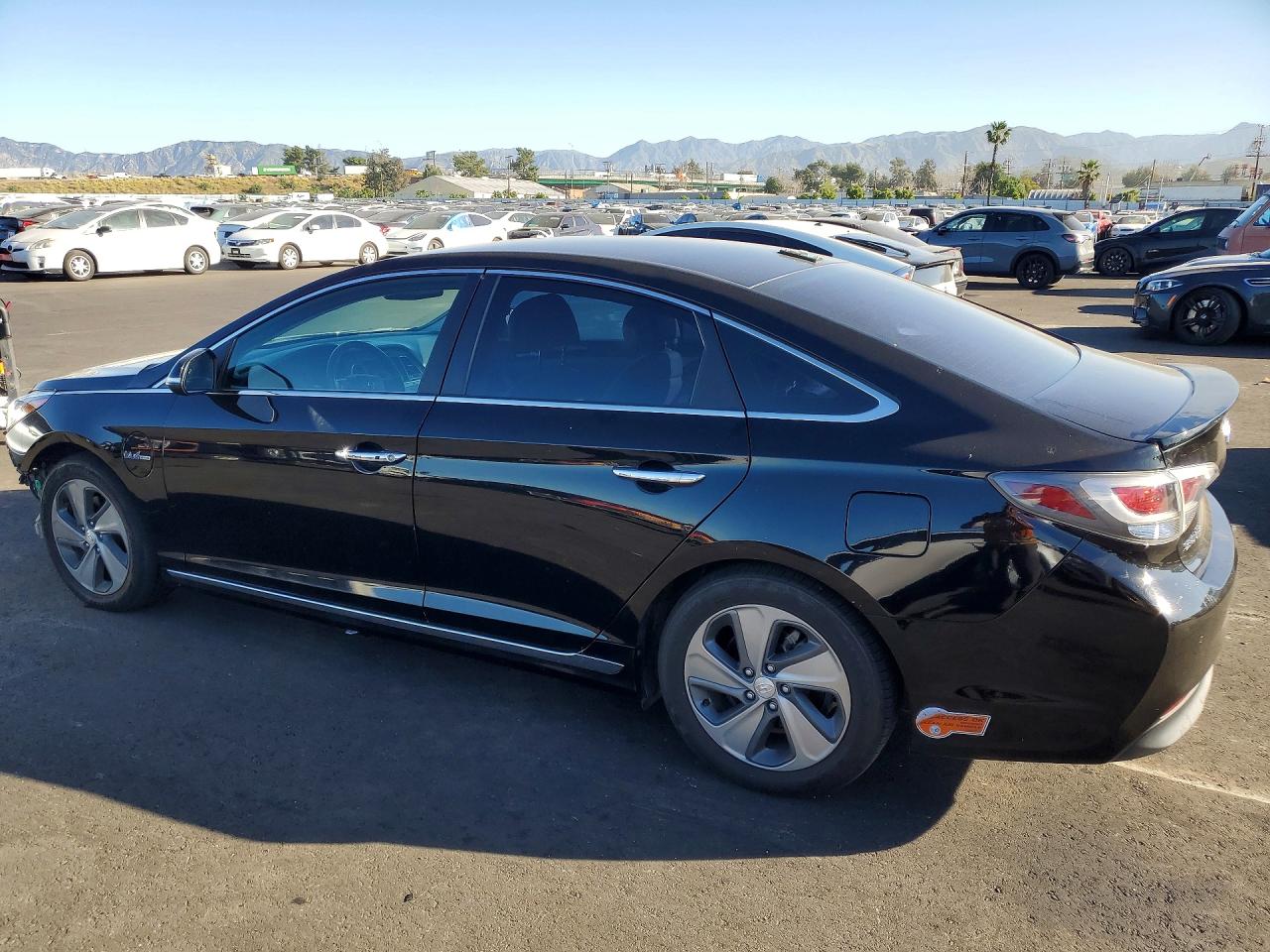 HYUNDAI SONATA PLUG-IN HYBRID LIMITED 2015