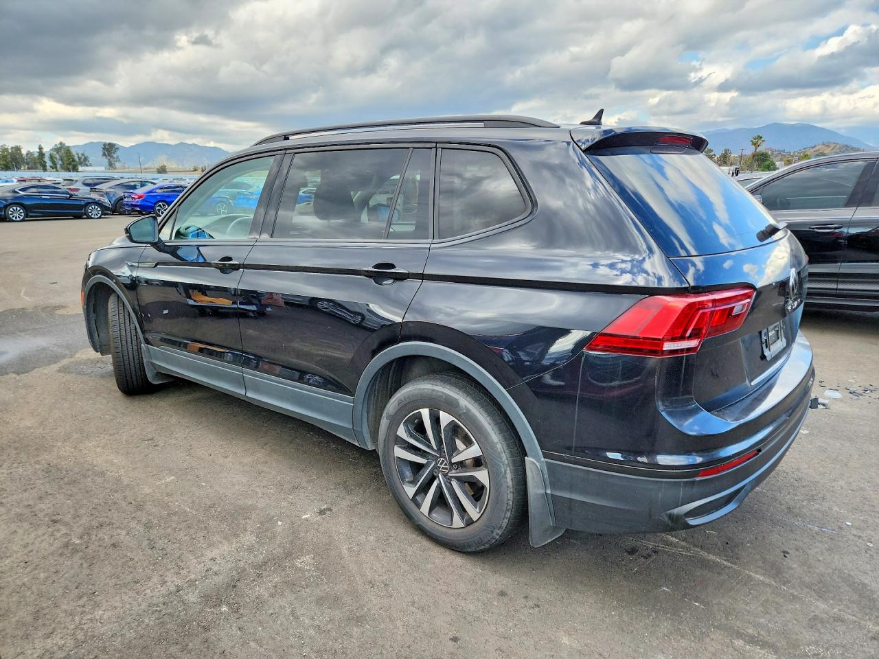 VOLKSWAGEN TIGUAN S 2021