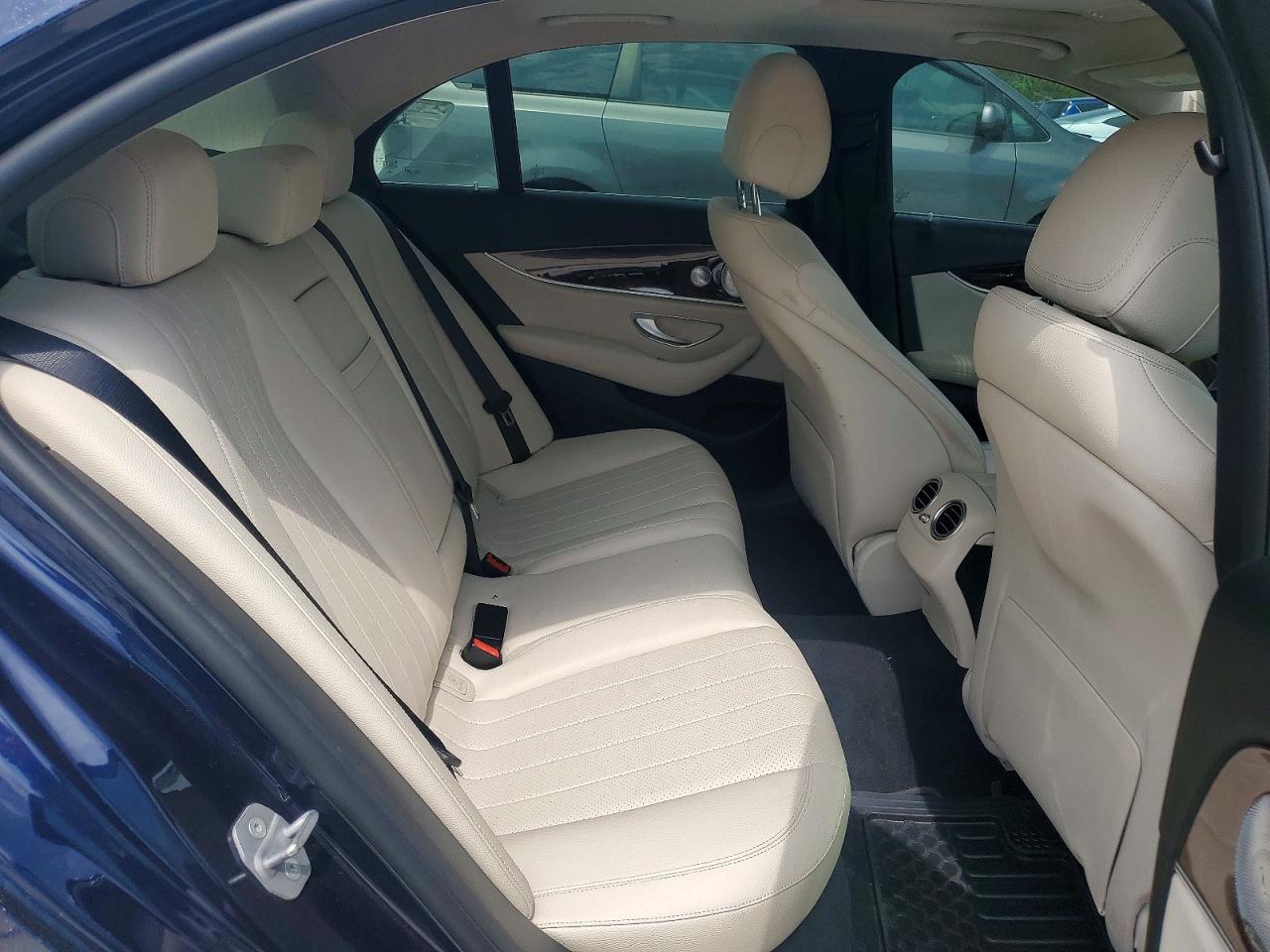 MERCEDES-BENZ E 300 4MATIC 2016