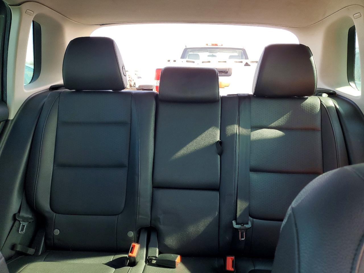 VOLKSWAGEN TIGUAN S 2014