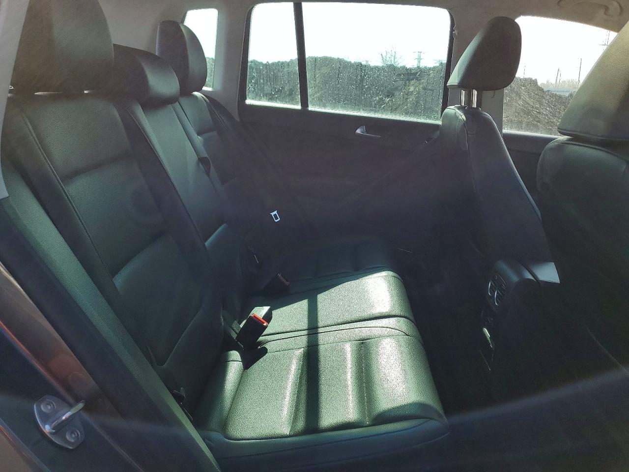 VOLKSWAGEN TIGUAN S 2014