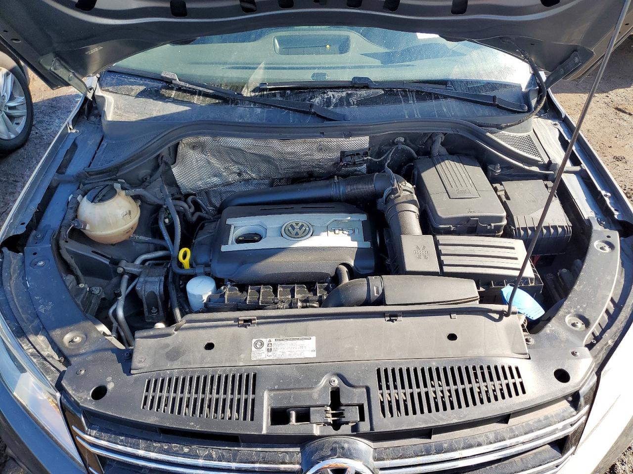 VOLKSWAGEN TIGUAN S 2014