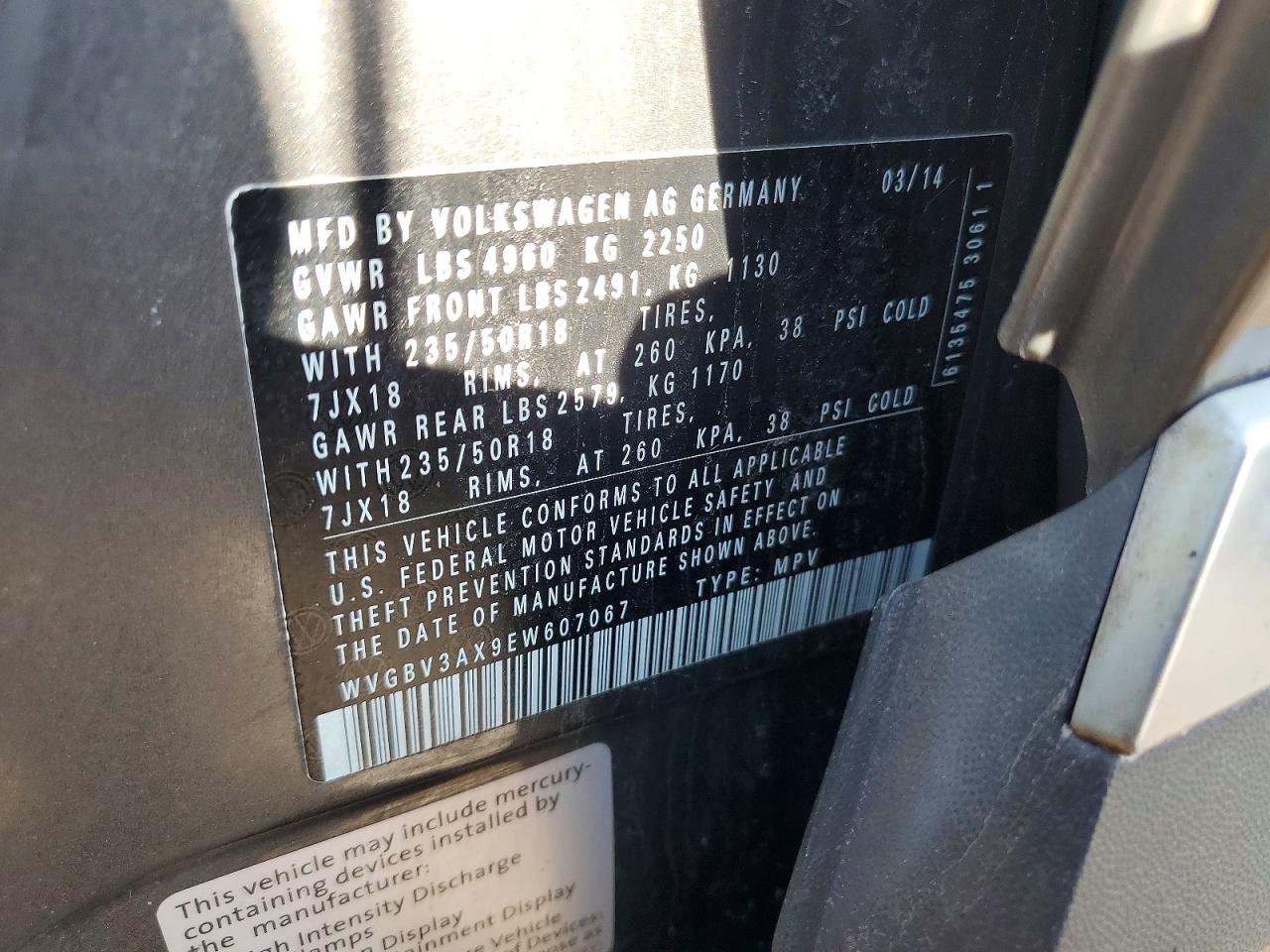 VOLKSWAGEN TIGUAN S 2014