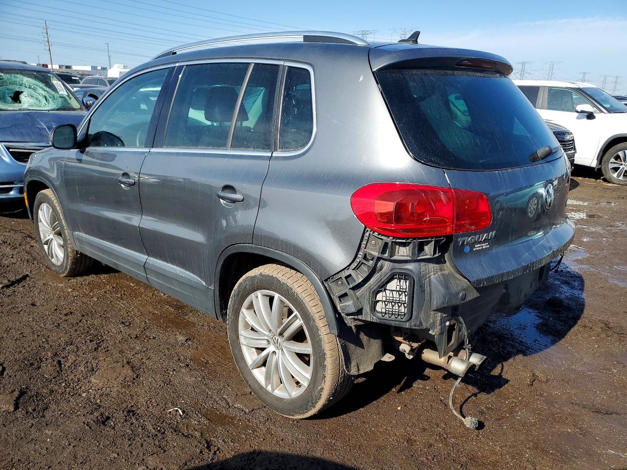 VOLKSWAGEN TIGUAN S 2014