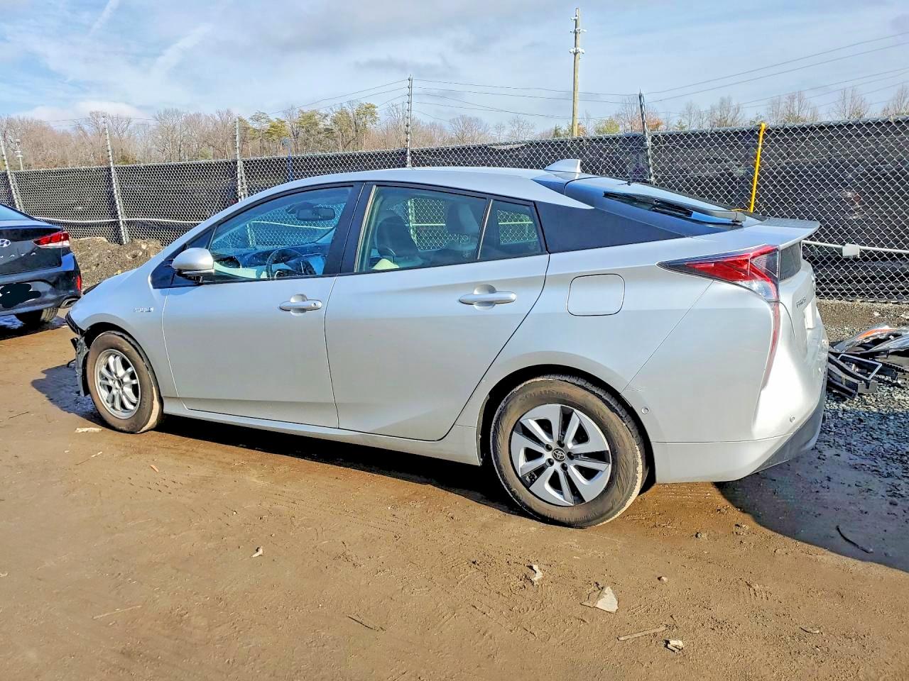 TOYOTA PRIUS FOUR 2018