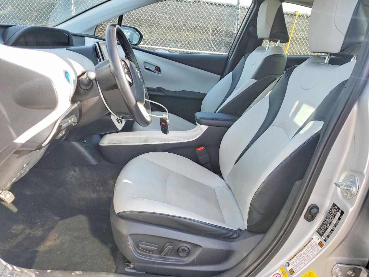 TOYOTA PRIUS FOUR 2018