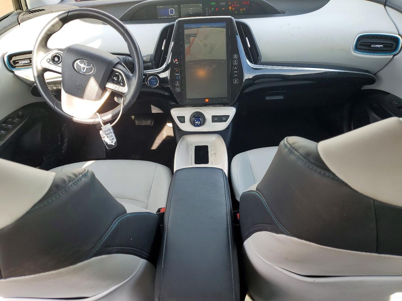 TOYOTA PRIUS FOUR 2018