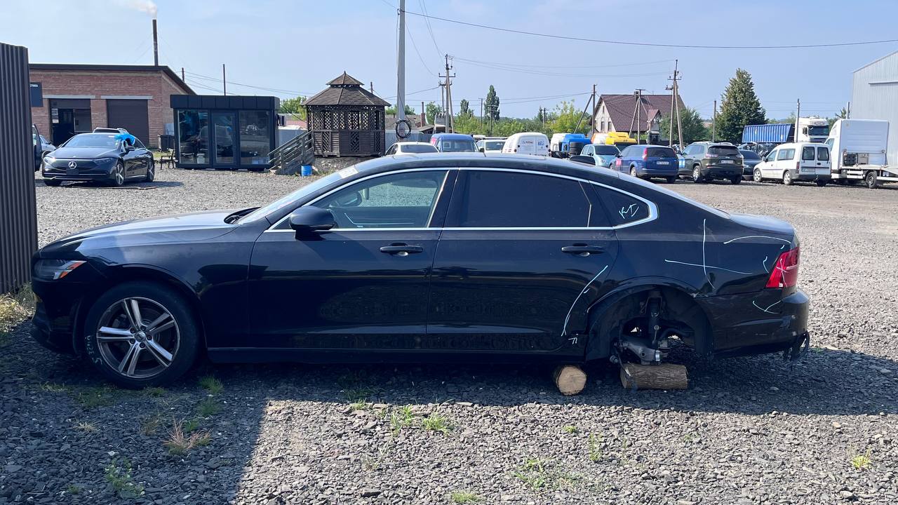 VOLVO S90 T5 MOMENTUM 2017