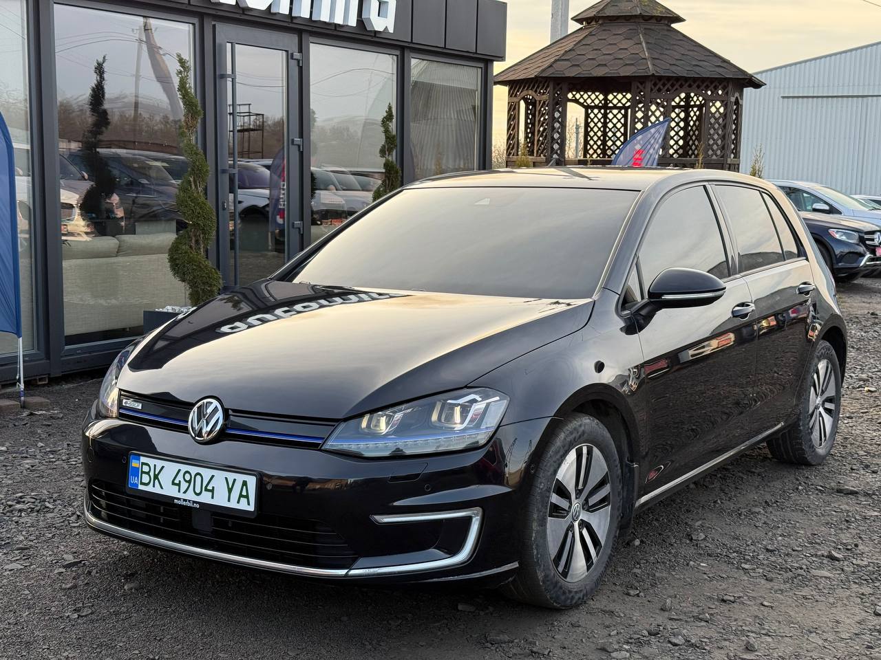 VOLKSWAGEN E-golf 2015