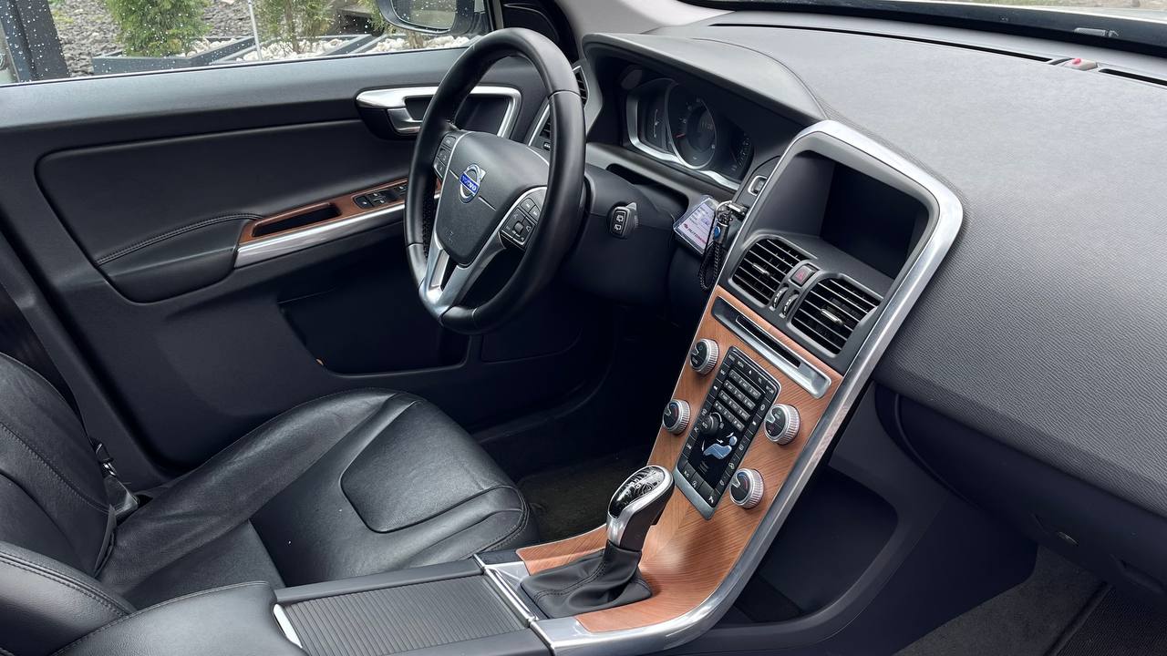 VOLVO XC60 T5 INSCRIPTION 2016