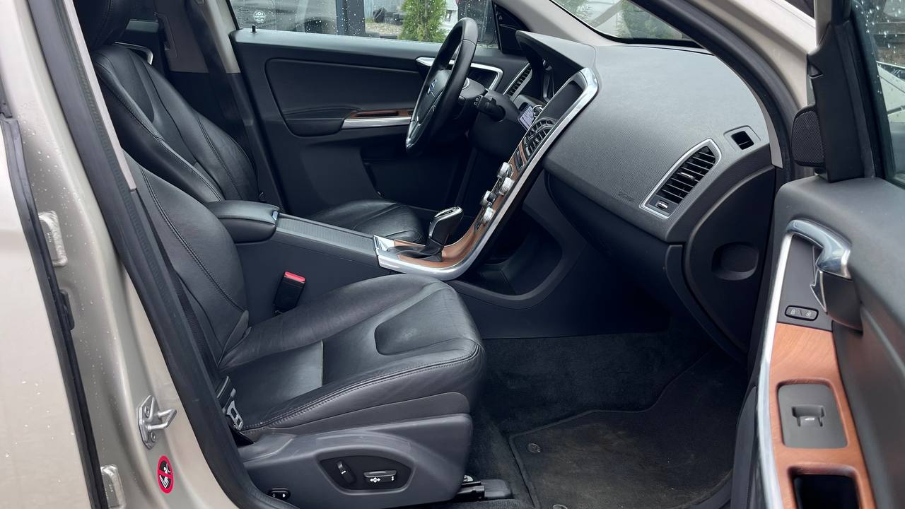 VOLVO XC60 T5 INSCRIPTION 2016