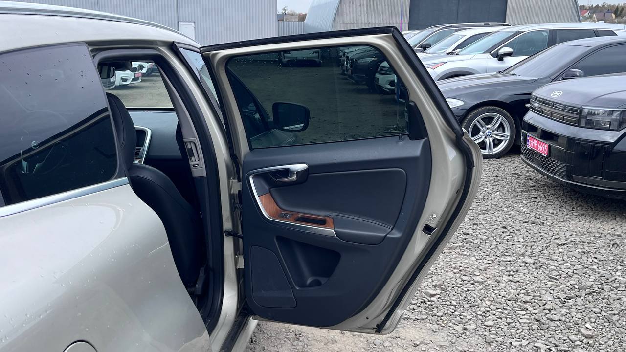 VOLVO XC60 T5 INSCRIPTION 2016