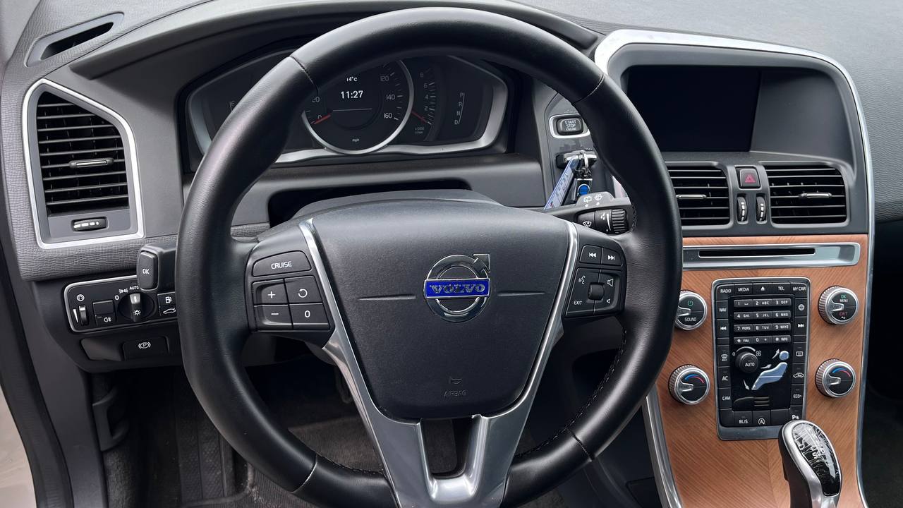 VOLVO XC60 T5 INSCRIPTION 2016