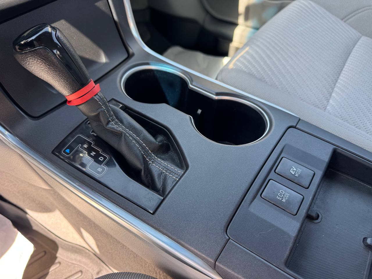 TOYOTA CAMRY HYBRID LE 2016