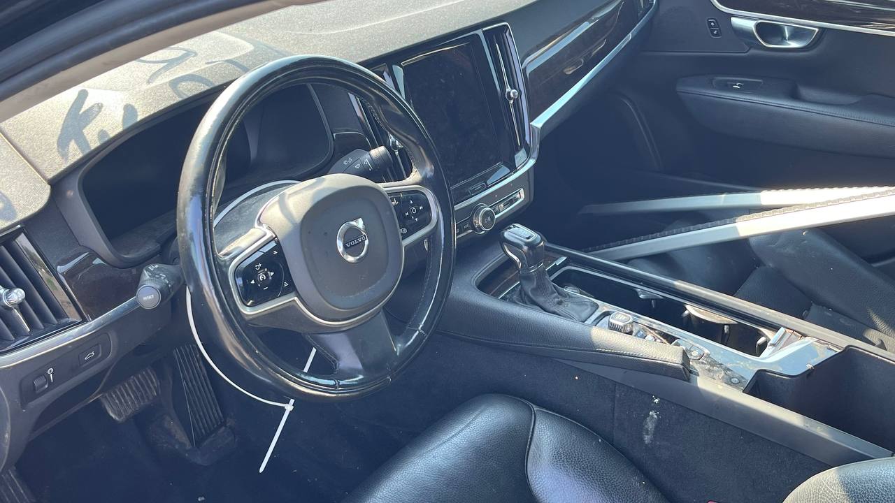 VOLVO S90 T5 MOMENTUM 2017