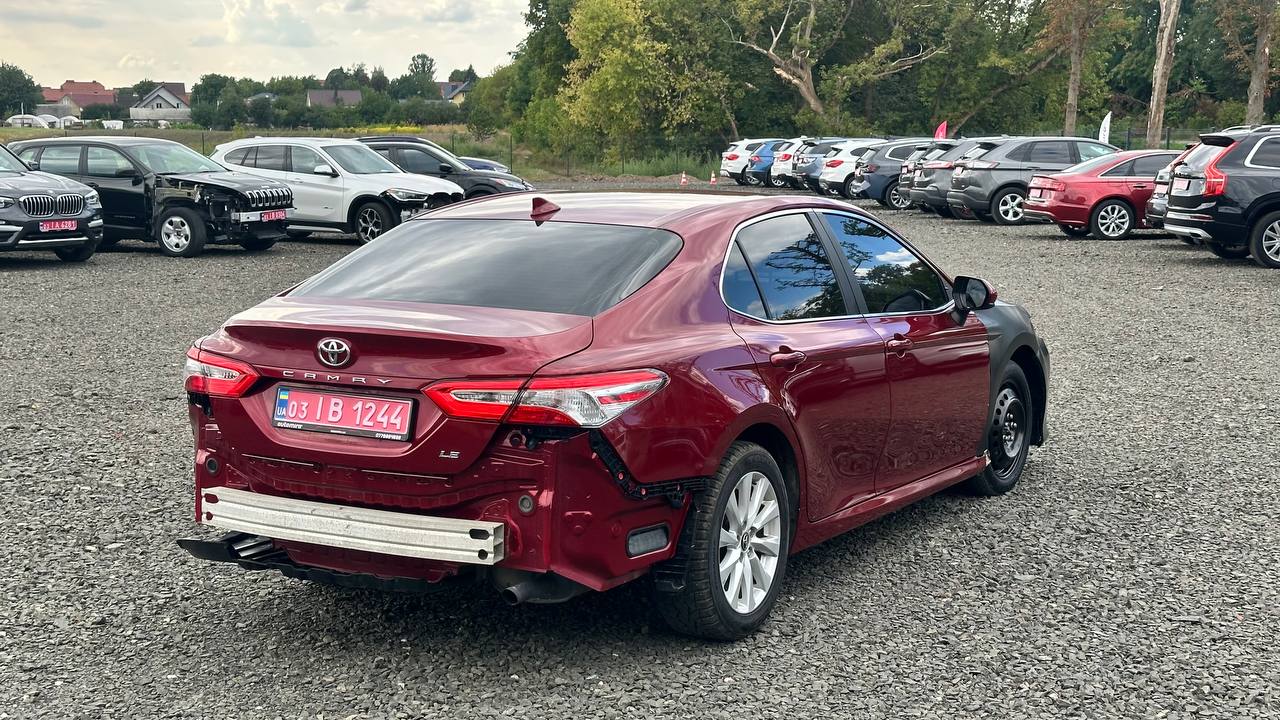 TOYOTA CAMRY LE 2018