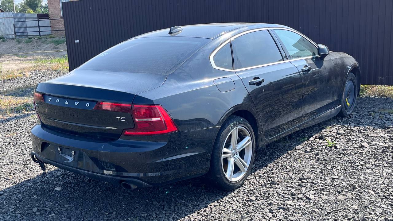 VOLVO S90 T5 MOMENTUM 2017