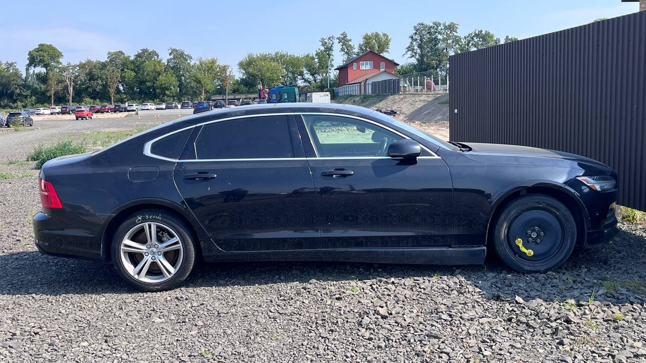 VOLVO S90 T5 MOMENTUM 2017