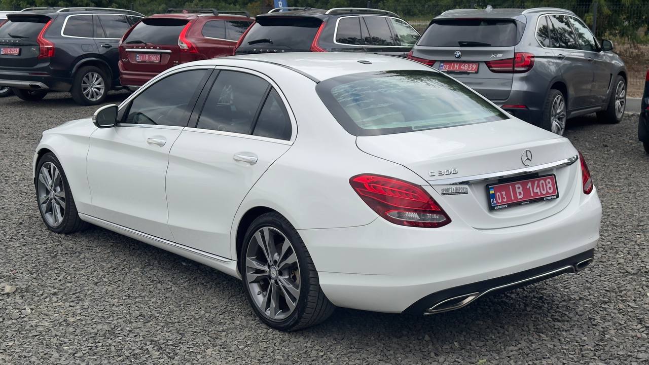 MERCEDES-BENZ C 300 2016