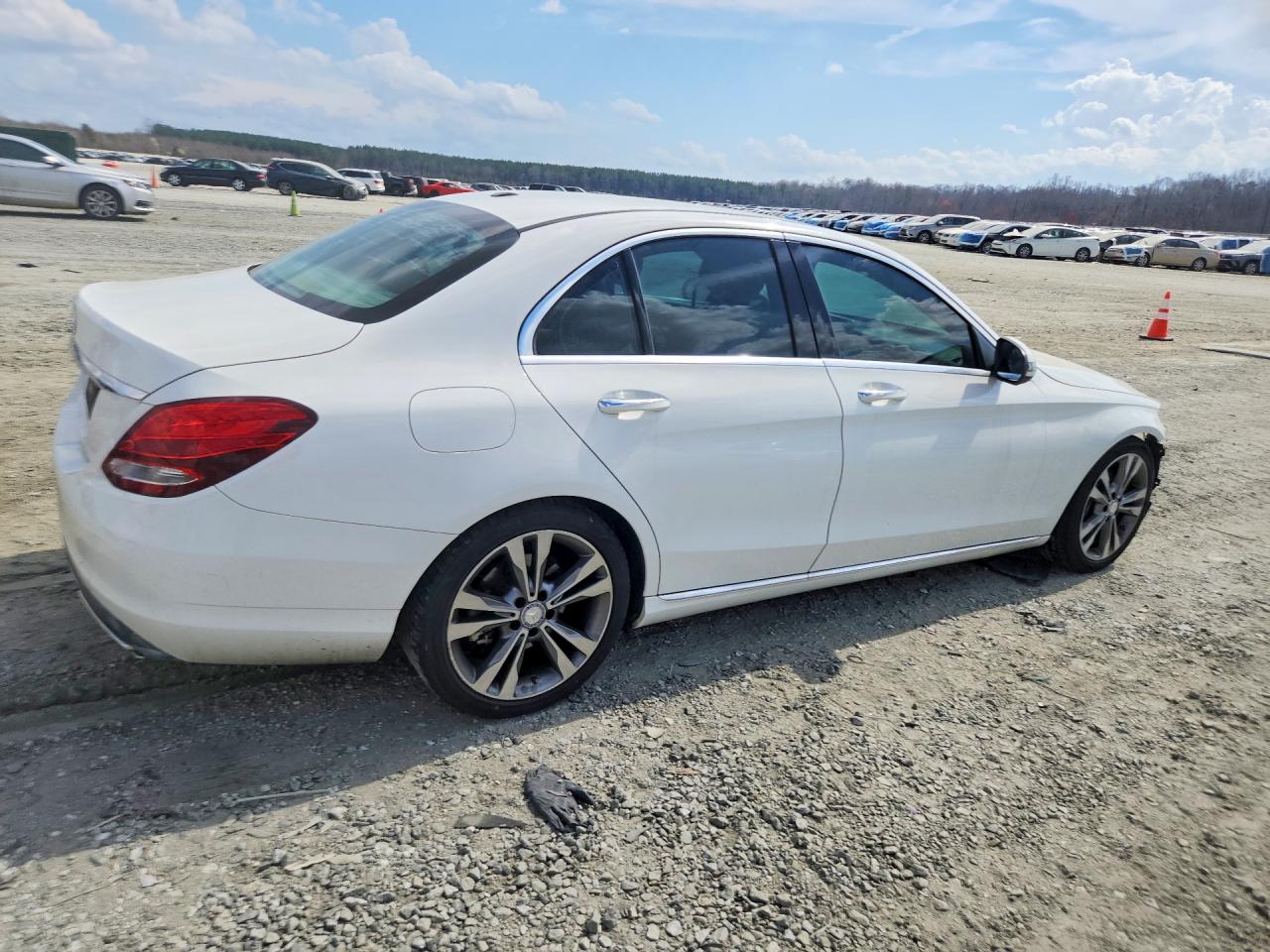 MERCEDES-BENZ C 300 2016