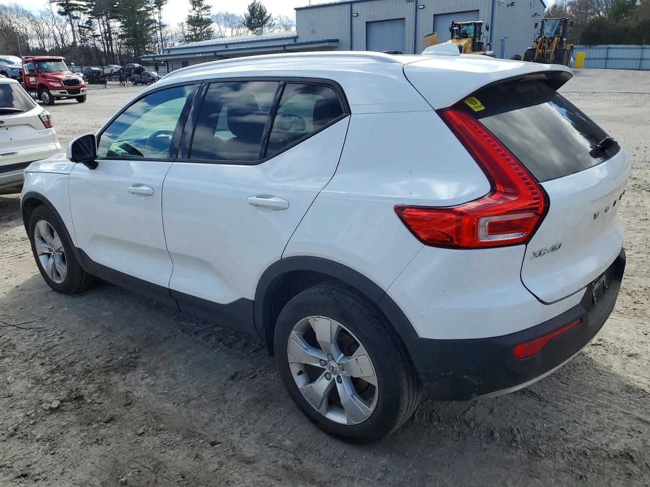 VOLVO XC40 T4 MOMENTUM 2019