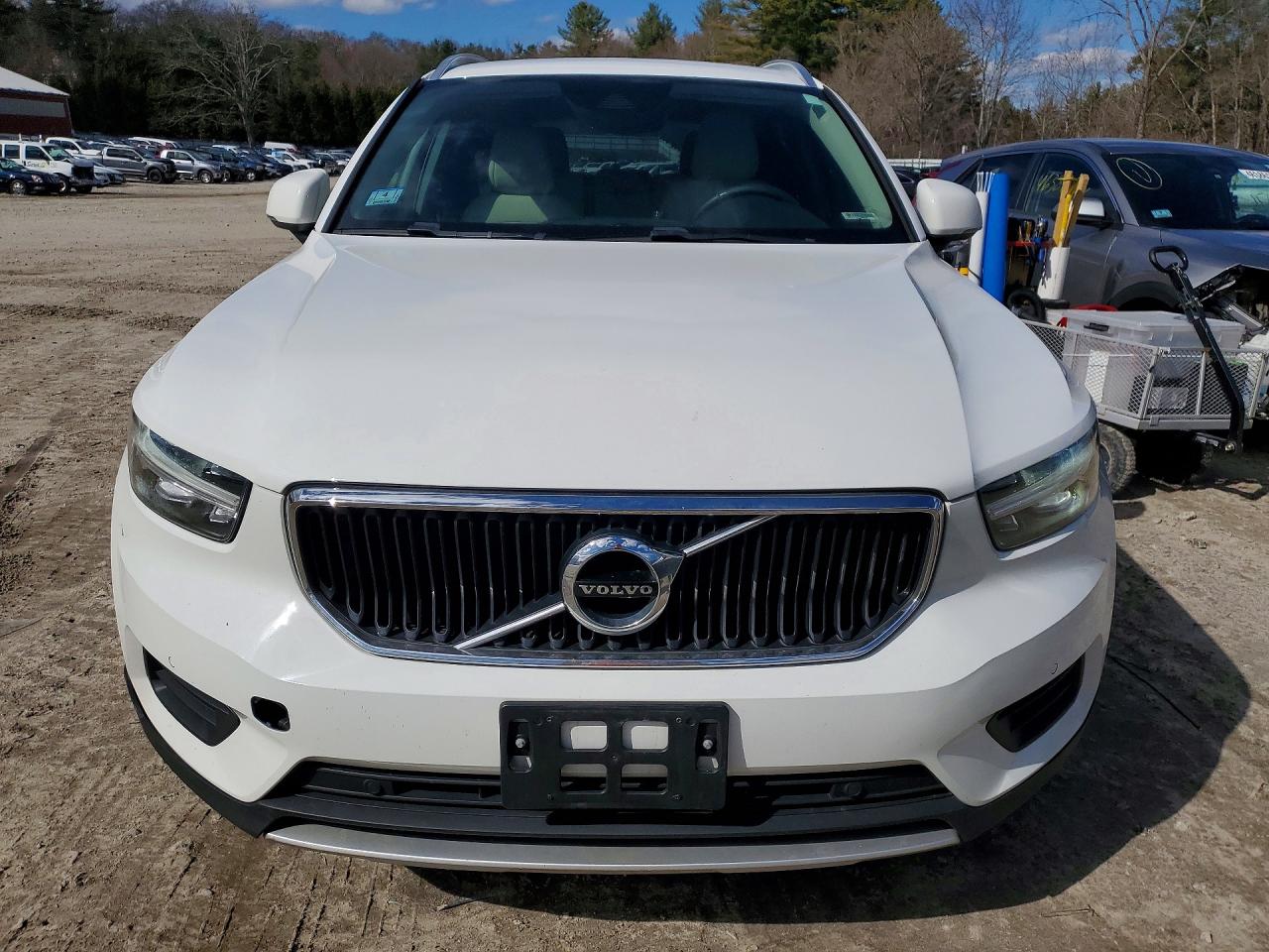 VOLVO XC40 T4 MOMENTUM 2019