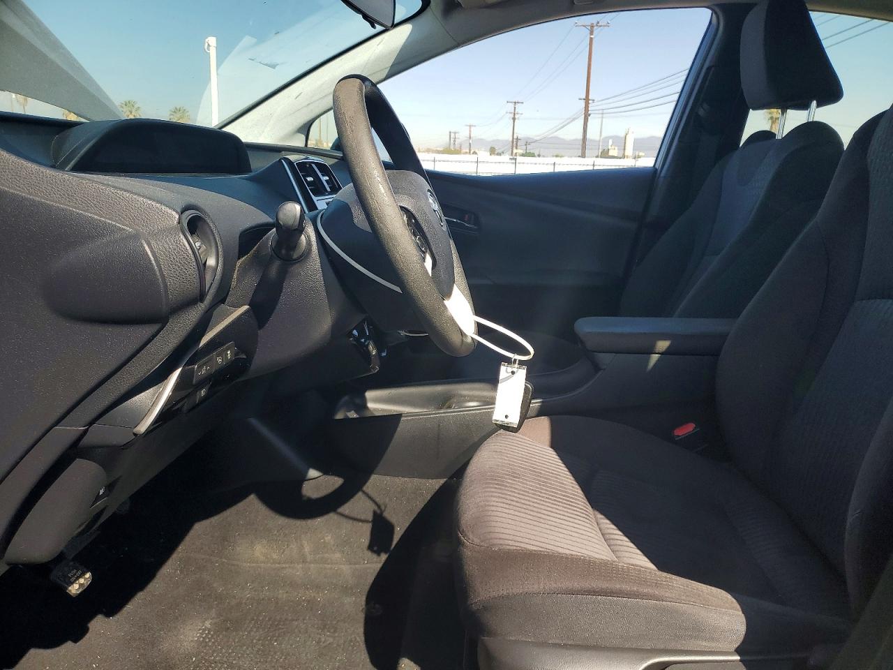 TOYOTA PRIUS TWO 2017