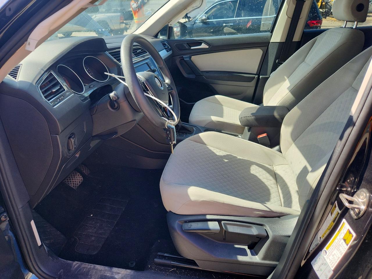 VOLKSWAGEN TIGUAN S 2019