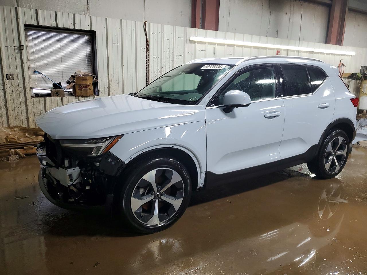 VOLVO XC40 PLUS 2023