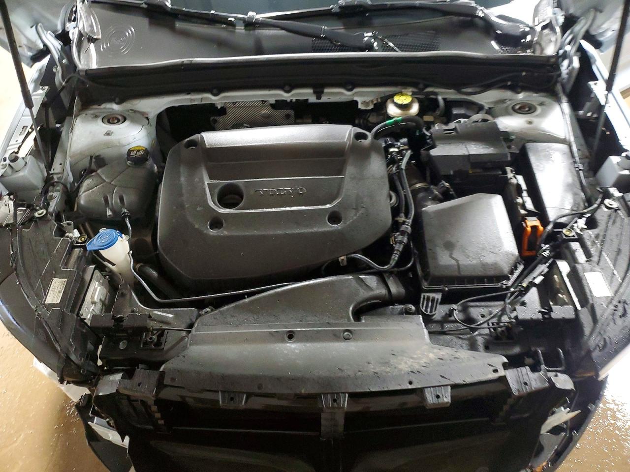 VOLVO XC40 PLUS 2023