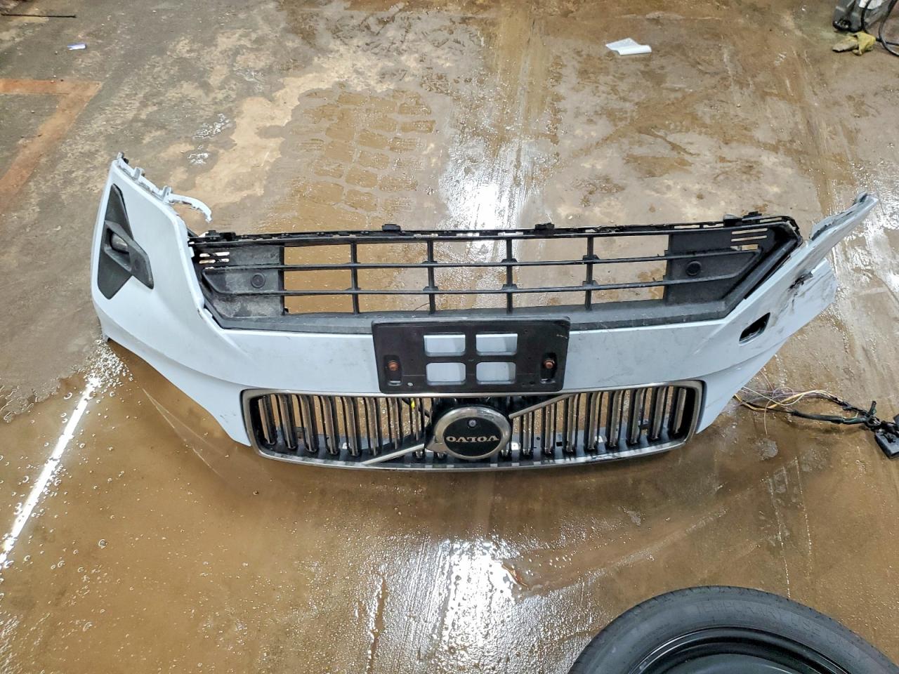 VOLVO XC40 PLUS 2023