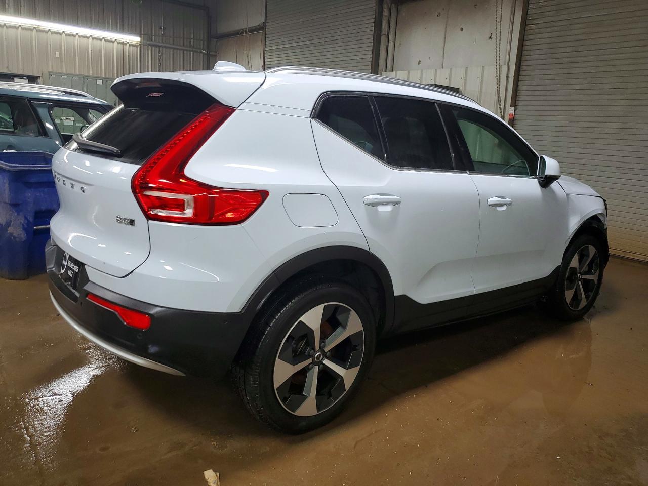 VOLVO XC40 PLUS 2023
