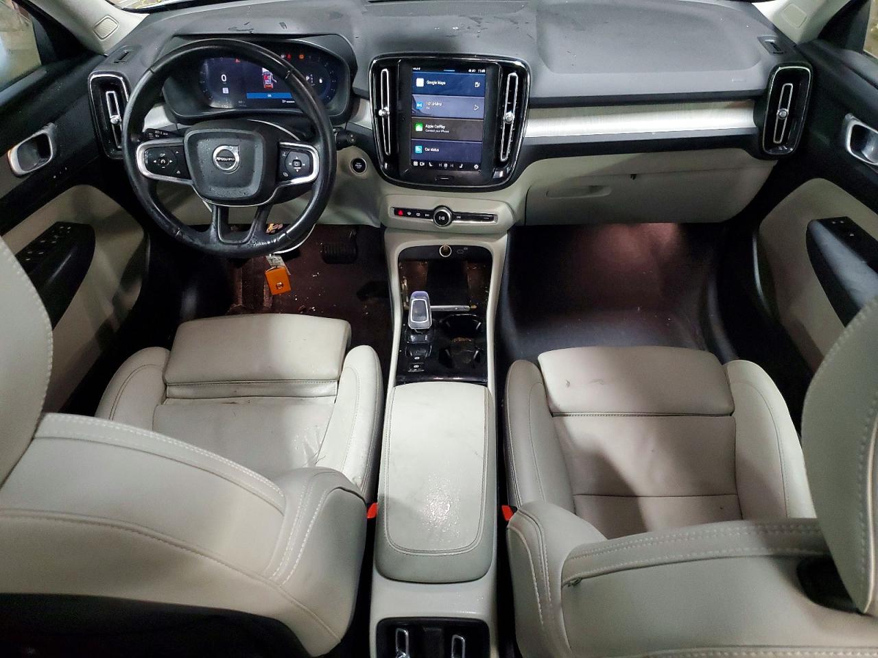 VOLVO XC40 PLUS 2023