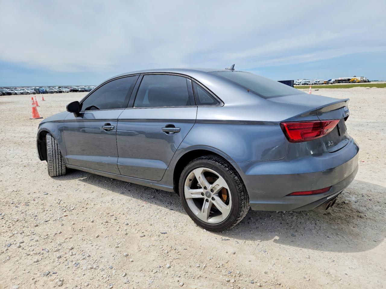 AUDI A3 PREMIUM 2016