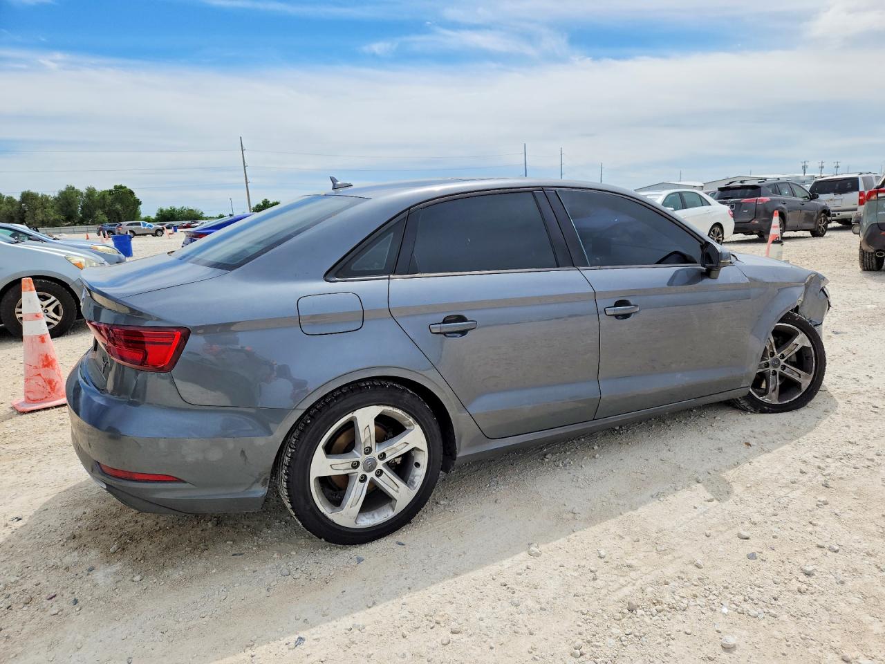 AUDI A3 PREMIUM 2016