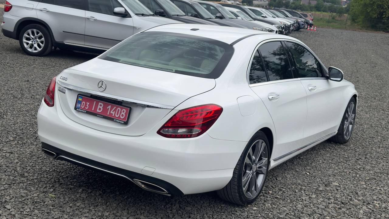 MERCEDES-BENZ C 300 2016