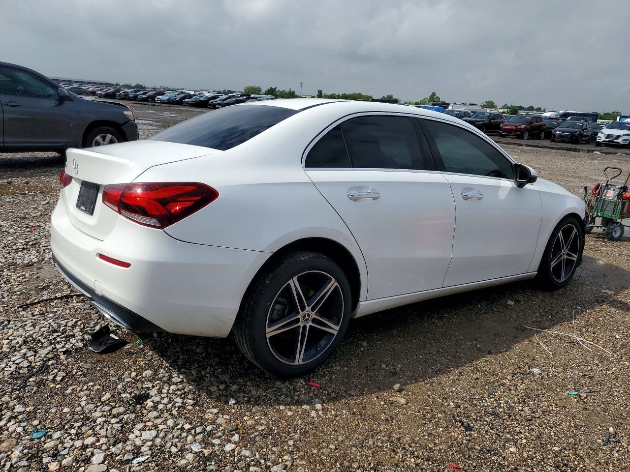 MERCEDES-BENZ A 220 2018