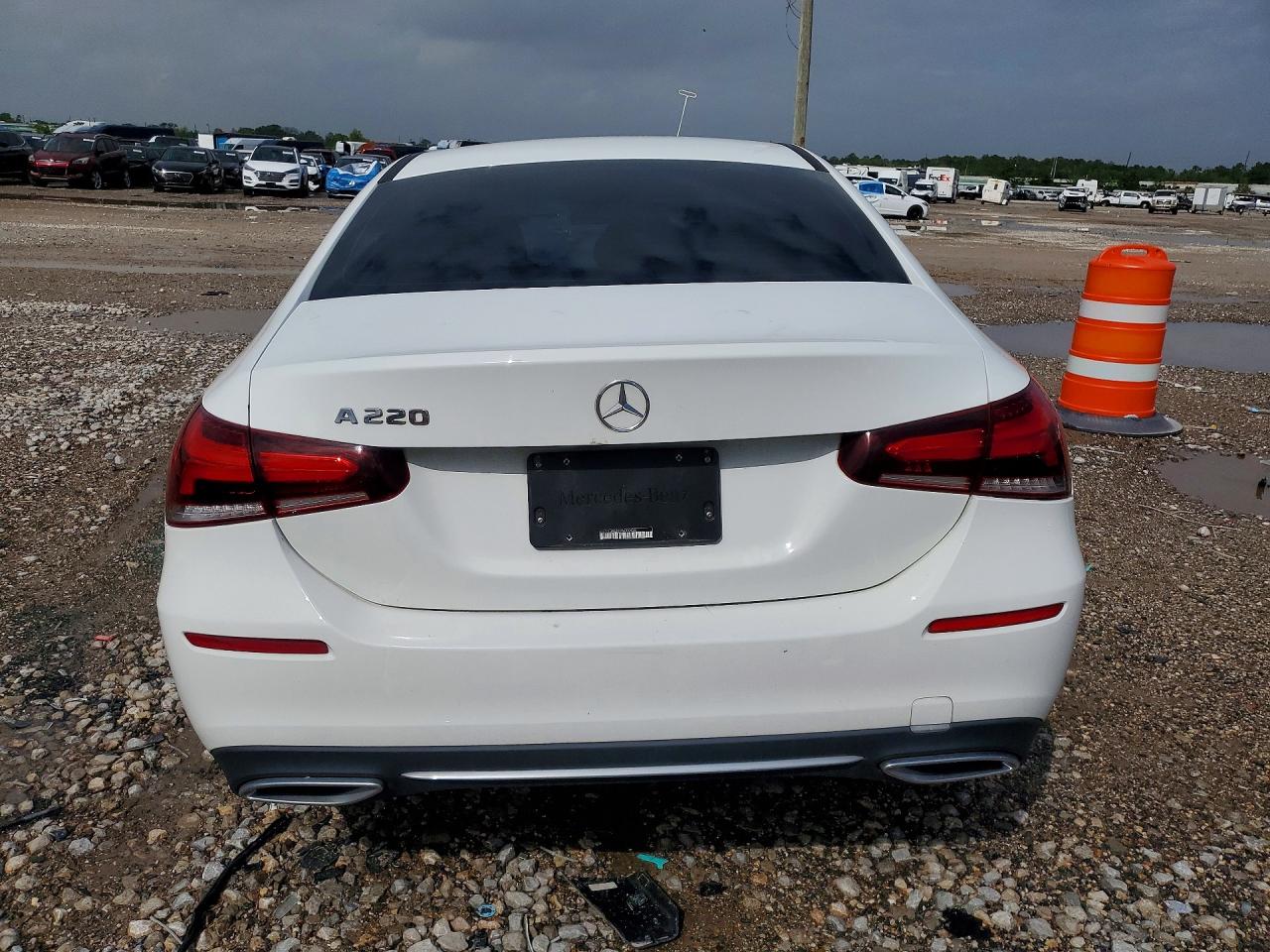 MERCEDES-BENZ A 220 2018