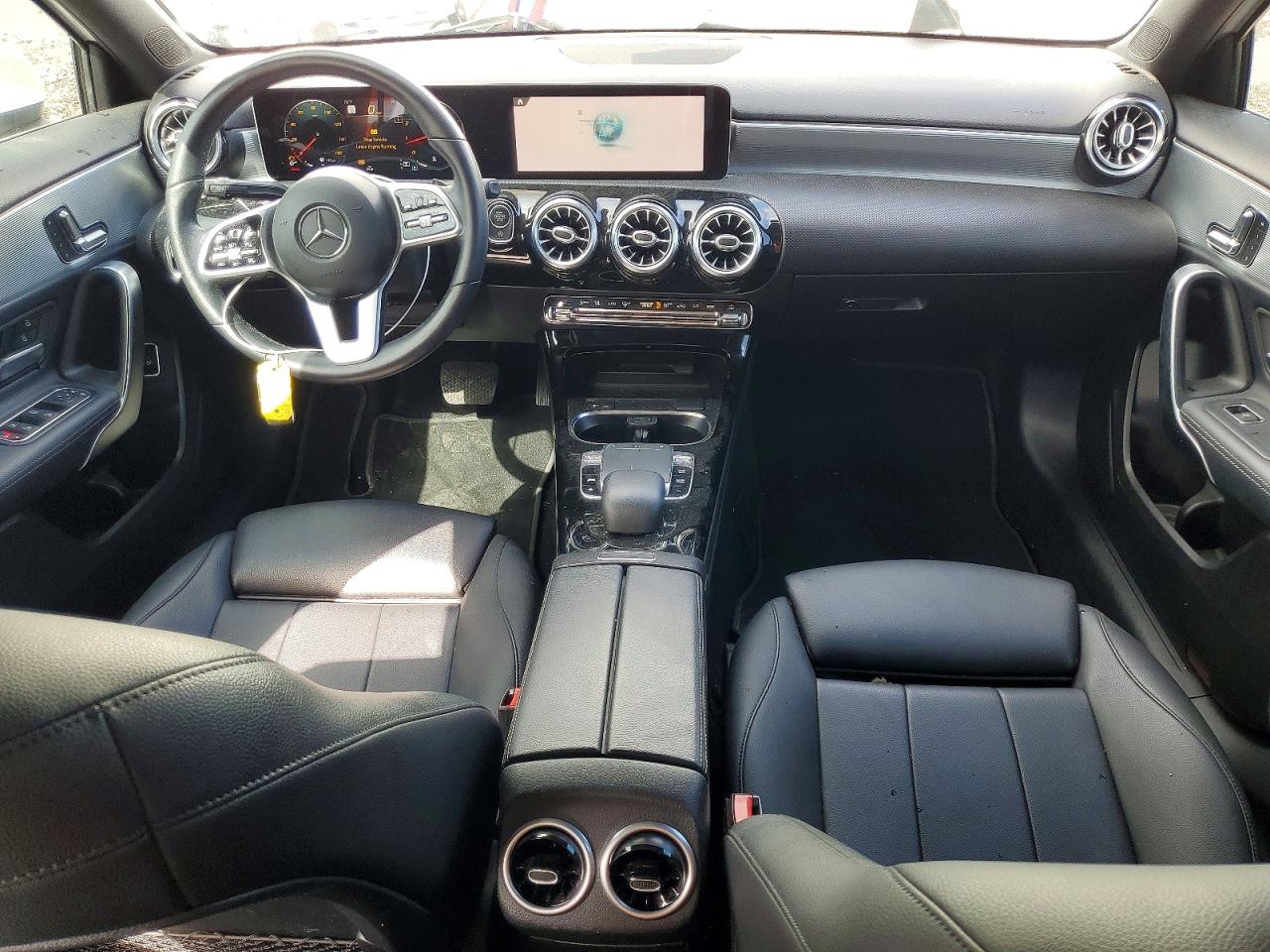 MERCEDES-BENZ A 220 2018